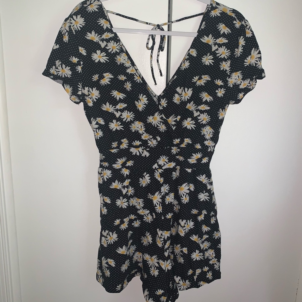 H&M Daisy Romper Size M